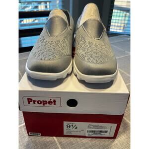 Propét Women's Travelactive Slip-On Oxford